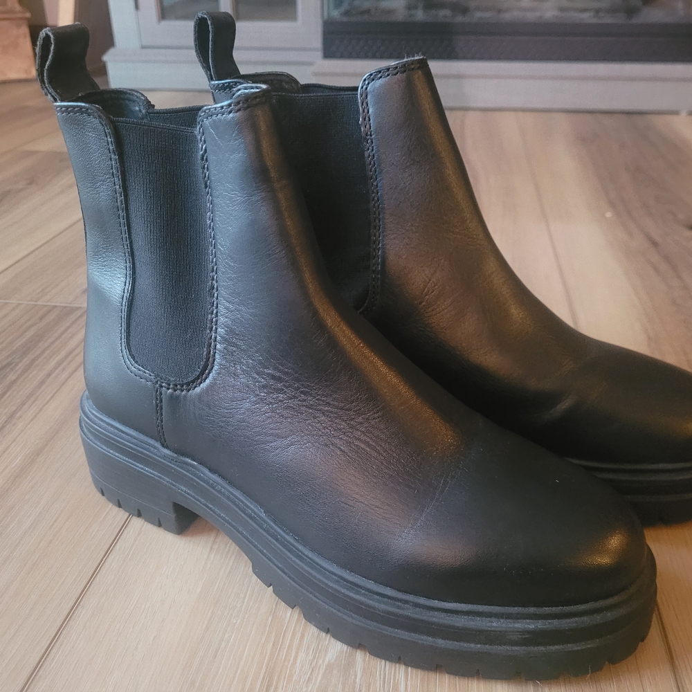 Steve Madden Black Leather Boots